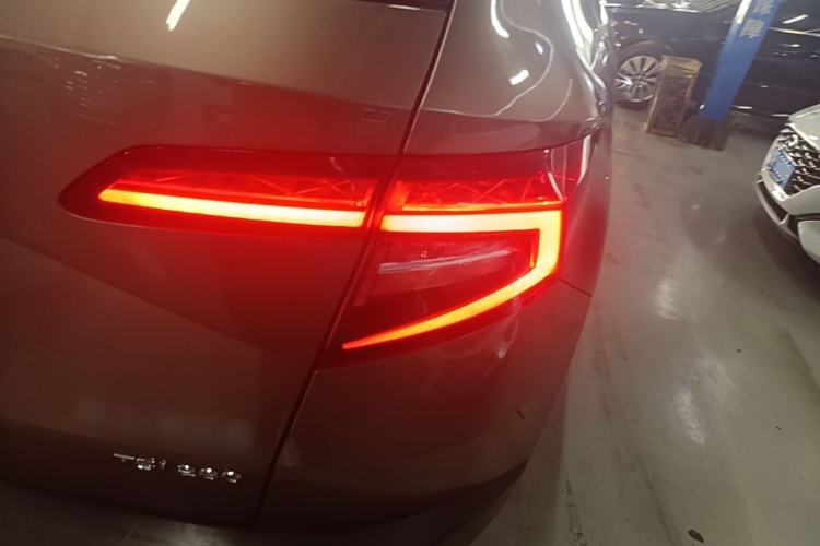 Used Skoda Karoq 2019 TSI280 SmartDrive Luxury Edition China V Standard Right Rear Taillight