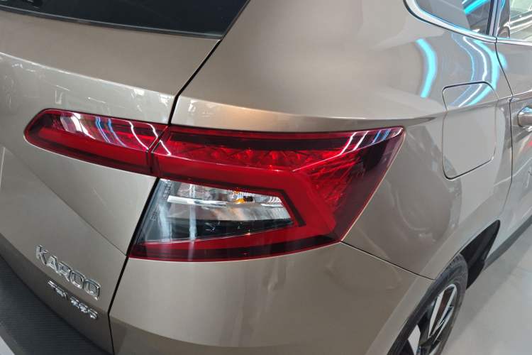 Used Skoda Karoq 2019 TSI280 SmartDrive Luxury Edition China V Standard Right Rear Taillight