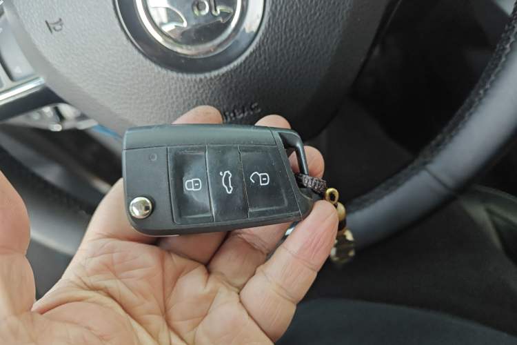Used Skoda Karoq 2019 TSI280 SmartDrive Luxury Edition China VI standard Vehicle Key