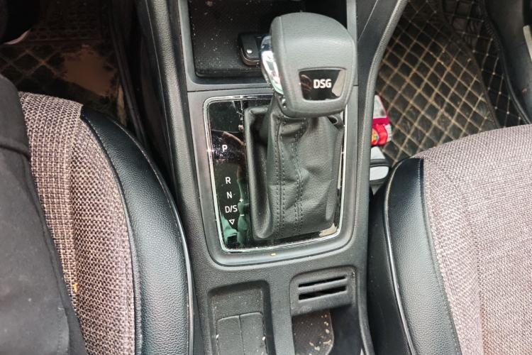 Used Skoda Karoq 2019 TSI280 Smart Drive Deluxe Edition China VI Standard Gear Lever