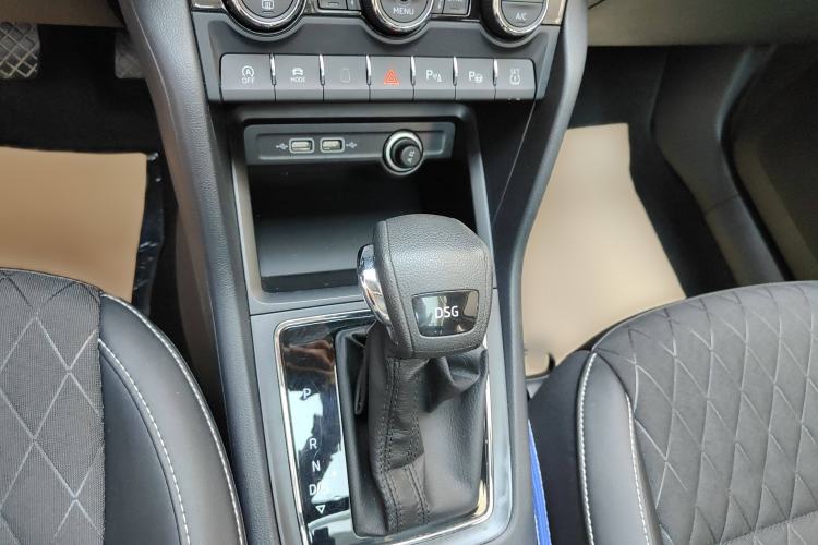 Used Skoda Karoq 2019 TSI280 Smart Drive Deluxe Edition China VI Standard Gear Lever