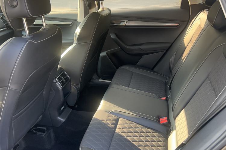 Used Skoda Karoq 2019 TSI280 Smart Drive Deluxe Edition China VI Standard Interior 4