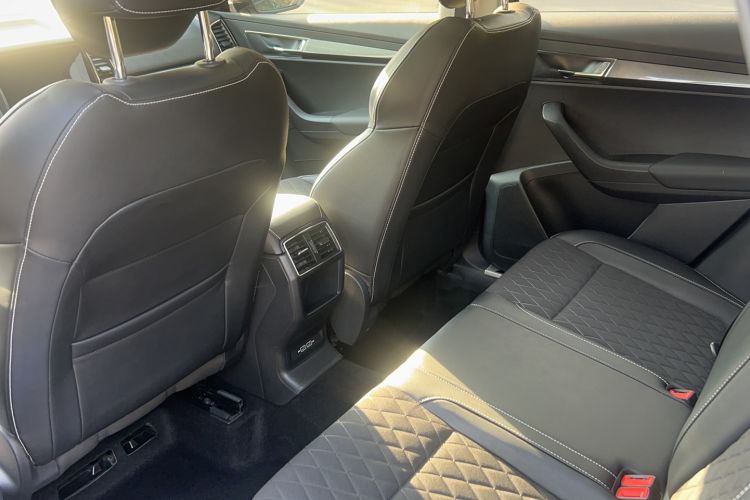 Used Skoda Karoq 2019 TSI280 Smart Drive Deluxe Edition China VI Standard Interior 5
