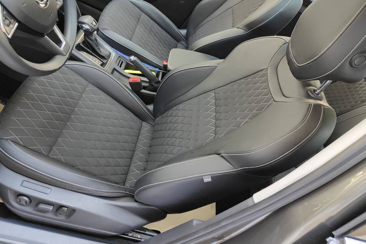Used Skoda Karoq 2019 TSI280 Smart Drive Deluxe Edition China VI Standard Left Front Seat