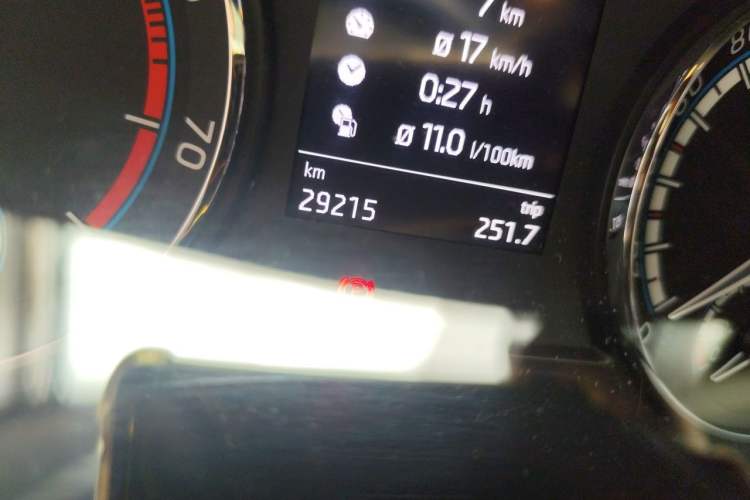 Used Skoda Karoq 2019 TSI280 Smart Drive Flagship Edition China VI Odometer Close Up