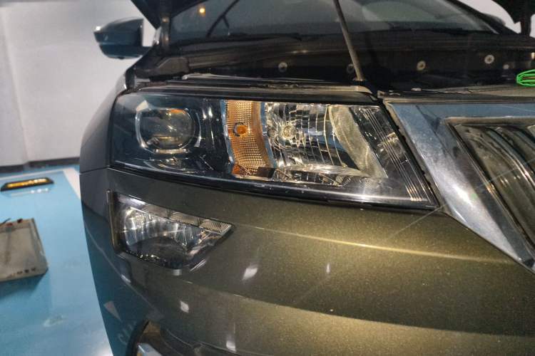 Used Skoda Karoq 2019 TSI280 SmartDrive Luxury Edition China V Standard Right Front Headlight