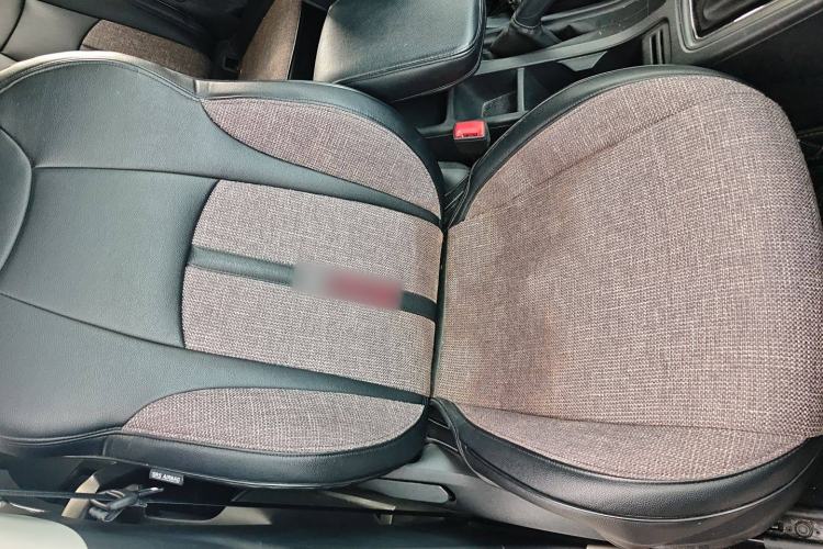 Used Skoda Karoq 2019 TSI280 Smart Drive Deluxe Edition China VI Standard Right Front Seat