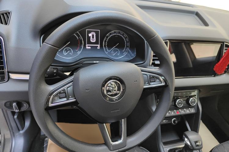 Used Skoda Karoq 2019 TSI280 Smart Drive Deluxe Edition China VI Standard Steering Wheel