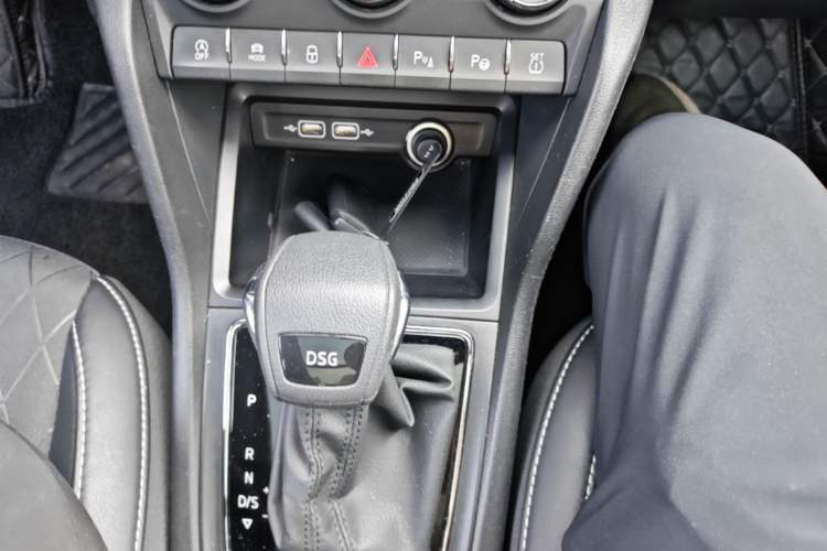 Used Skoda Karoq 2019 TSI280 Smart Drive Elite Edition China V Standard Gear Lever