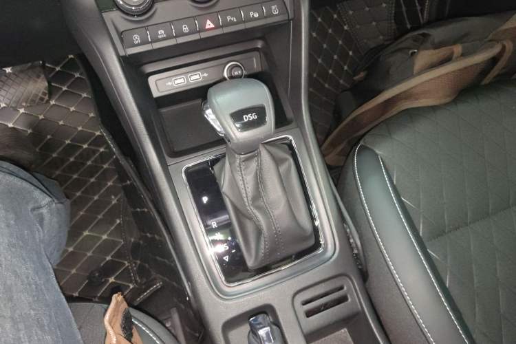 Used Skoda Karoq 2019 TSI280 Smart Drive Elite Edition China V Standard Gear Lever