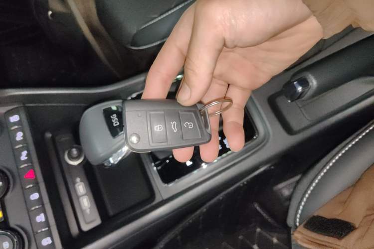 Used Skoda Karoq 2019 TSI280 Smart Drive Elite Edition China V Standard Vehicle Key