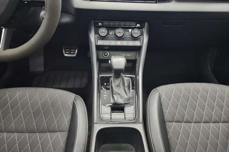 Used Skoda Karoq 2019 TSI280 SmartDrive Luxury Edition China VI standard Gear Lever