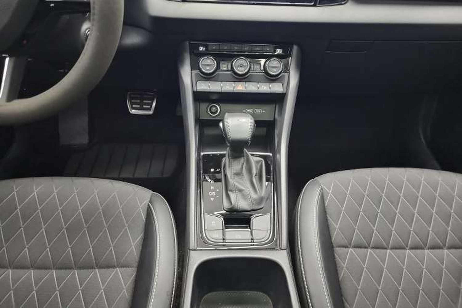 Used Skoda Karoq 2019 TSI280 SmartDrive Luxury Edition China VI standard Gear Lever