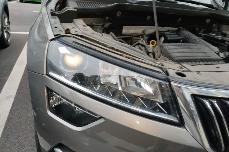 Used Skoda Karoq 2019 TSI280 SmartDrive Luxury Edition China V Standard Right Front Headlight