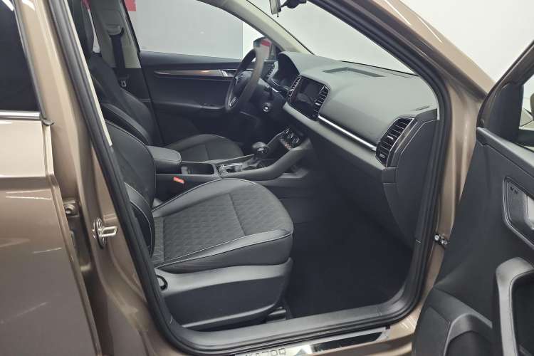 Used Skoda Karoq 2019 TSI280 SmartDrive Luxury Edition China VI standard Right Front Seat