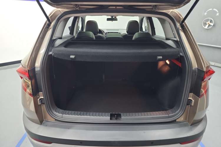 Used Skoda Karoq 2019 TSI280 SmartDrive Luxury Edition China VI standard Trunk