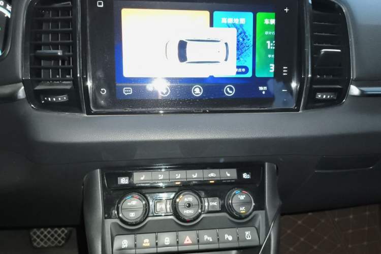 Used Skoda Karoq 2019 TSI280 Smart Drive Deluxe Edition China VI Standard Audio And AC Panel
