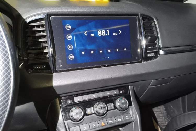 Used Skoda Karoq 2019 TSI280 Smart Drive Deluxe Edition China VI Standard Audio And AC Panel