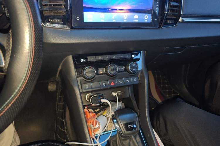Used Skoda Karoq 2019 TSI280 SmartDrive Luxury Edition China V Standard Audio And AC Panel