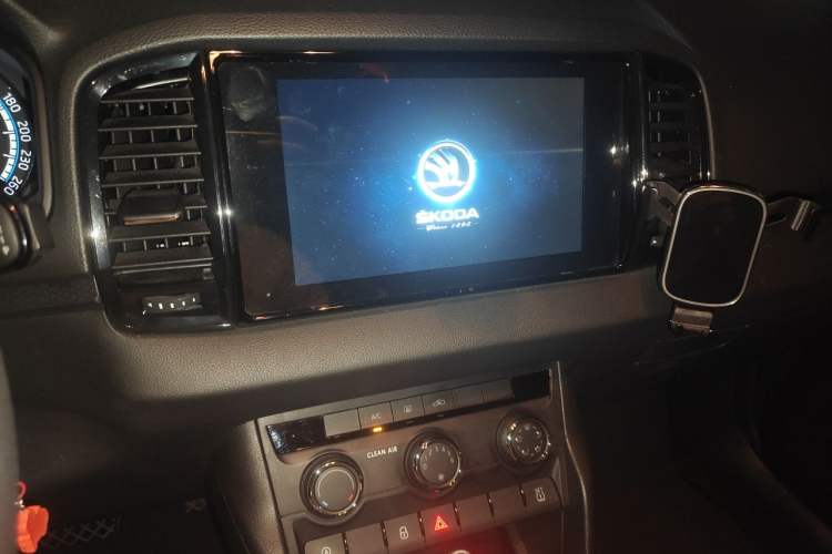 Used Skoda Karoq 2019 TSI280 Comfort Plus Version China VI Standard Audio And AC Panel