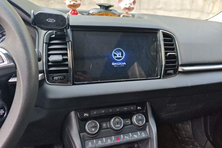 Used Skoda Karoq 2019 TSI280 Smart Drive Deluxe Edition China VI Standard Audio And AC Panel