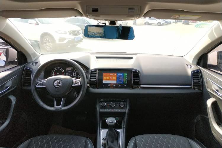 Used Skoda Karoq 2019 TSI280 Smart Drive Deluxe Edition China VI Standard Center Console