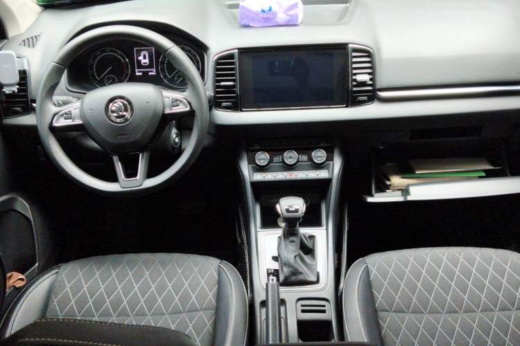 Used Skoda Karoq 2019 TSI280 Smart Drive Deluxe Edition China VI Standard Center Console