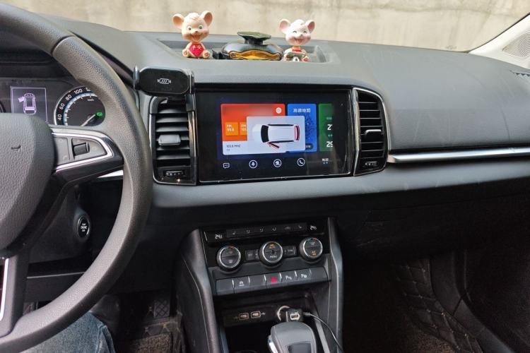Used Skoda Karoq 2019 TSI280 Smart Drive Deluxe Edition China VI Standard Center Console