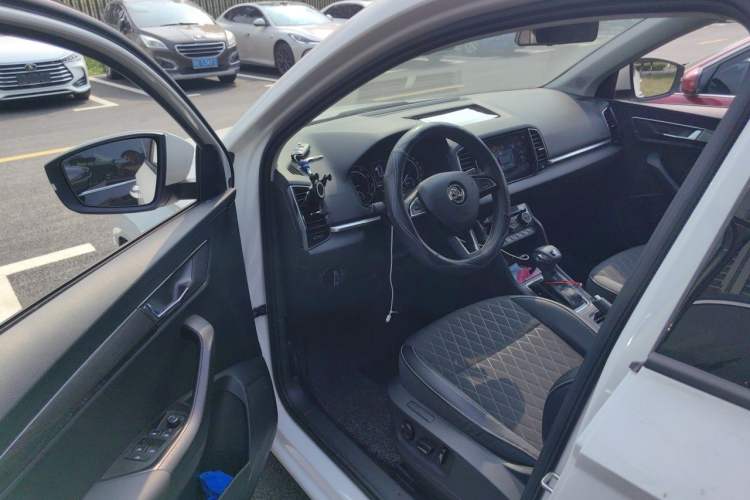 Used Skoda Karoq 2019 TSI280 Smart Drive Deluxe Edition China VI Standard Driver Seat