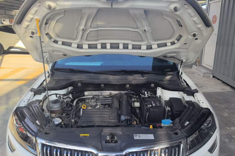 Used Skoda Karoq 2019 TSI280 Smart Drive Deluxe Edition China VI Standard Engine Bay