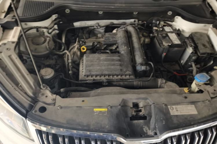 Used Skoda Karoq 2019 TSI280 Smart Drive Deluxe Edition China VI Standard Engine Bay