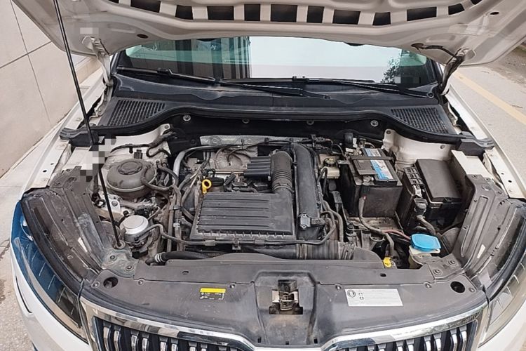 Used Skoda Karoq 2019 TSI280 Smart Drive Deluxe Edition China VI Standard Engine Bay