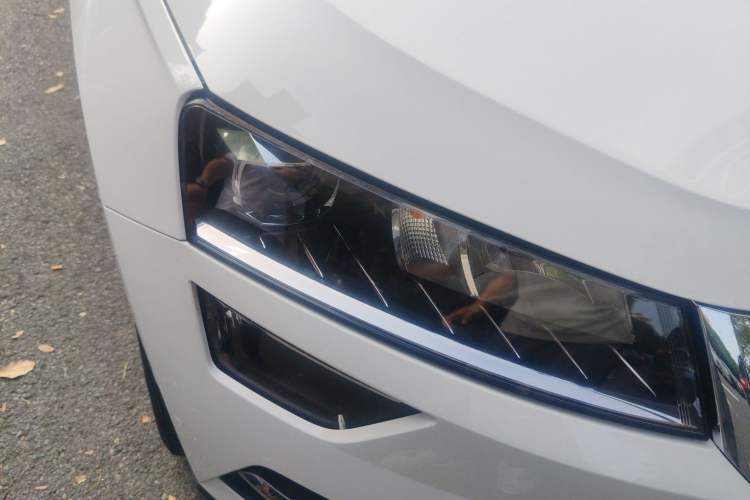 Used Skoda Karoq 2019 TSI280 SmartDrive Luxury Edition China VI standard Exterior 6