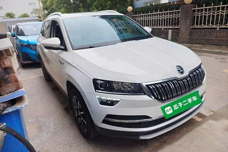 Used Skoda Karoq 2019 TSI280 Smart Drive Deluxe Edition China VI Standard Front Right 45 Deg