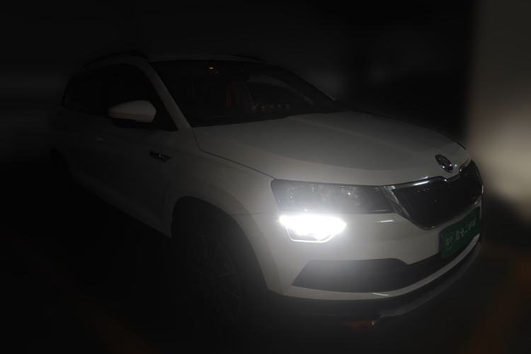 Used Skoda Karoq 2019 TSI280 Comfort Plus Version China VI Standard Front Right 45 Deg
