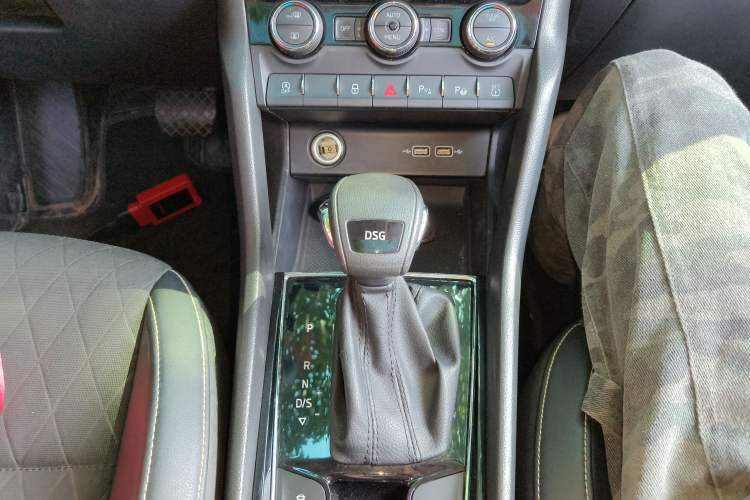 Used Skoda Karoq 2019 TSI280 SmartDrive Luxury Edition China V Standard Gear Lever