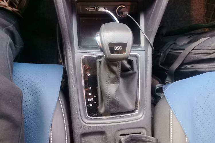 Used Skoda Karoq 2019 TSI280 Smart Drive Deluxe Edition China VI Standard Gear Lever