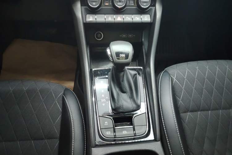 Used Skoda Karoq 2019 TSI280 SmartDrive Luxury Edition China V Standard Gear Lever