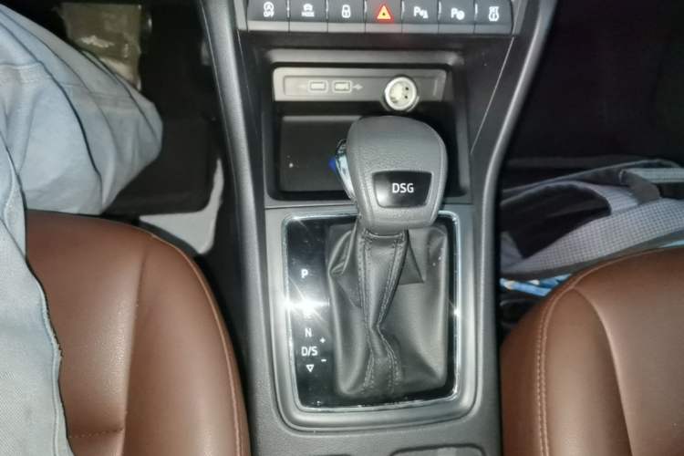 Used Skoda Karoq 2019 TSI280 Smart Drive Elite Edition China V Standard Gear Lever
