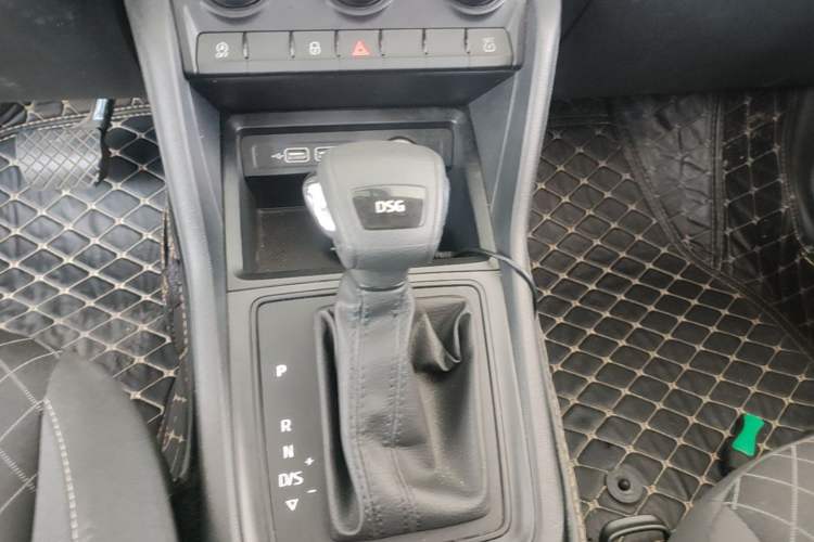 Used Skoda Karoq 2019 TSI280 Comfort Plus Version China VI Standard Gear Lever