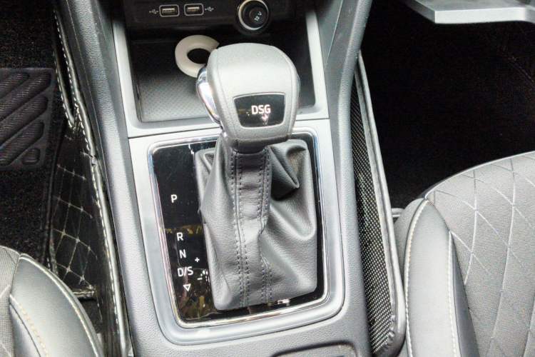 Used Skoda Karoq 2019 TSI280 Smart Drive Deluxe Edition China VI Standard Gear Lever