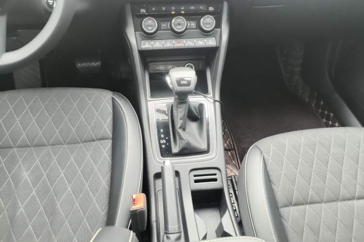 Used Skoda Karoq 2019 TSI280 Smart Drive Elite Edition China V Standard Gear Lever