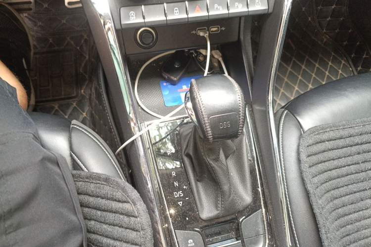 Used Skoda Karoq 2019 TSI280 SmartDrive Luxury Edition China VI standard Gear Lever