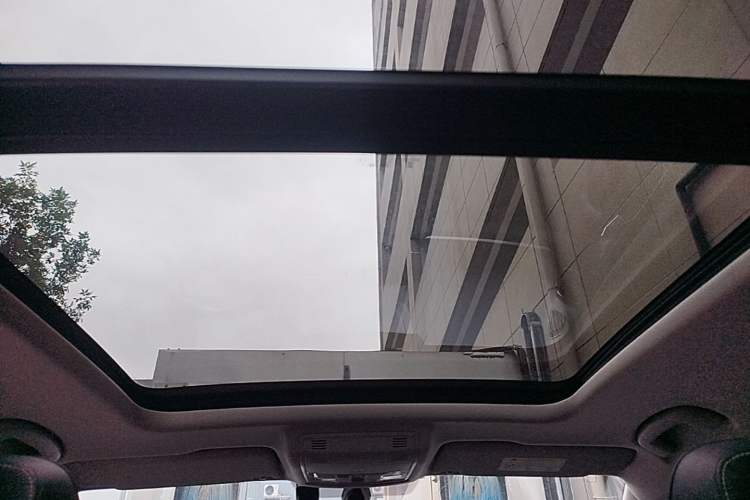 Used Skoda Karoq 2019 TSI280 Smart Drive Deluxe Edition China VI Standard Headliner
