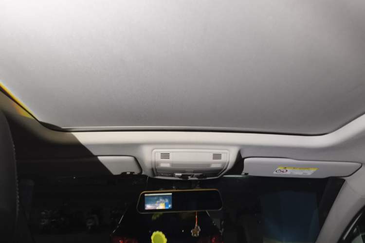Used Skoda Karoq 2019 TSI280 Smart Drive Deluxe Edition China VI Standard Headliner