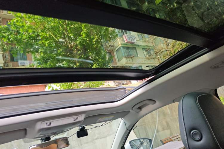 Used Skoda Karoq 2019 TSI280 Smart Drive Deluxe Edition China VI Standard Headliner