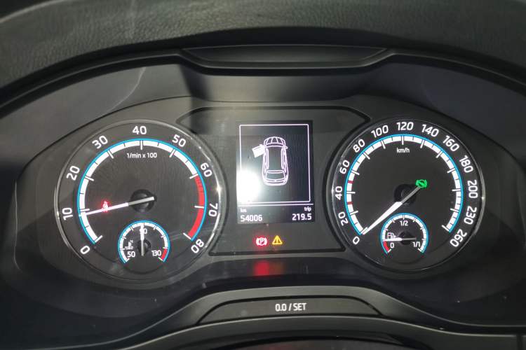 Used Skoda Karoq 2019 TSI280 Smart Drive Deluxe Edition China VI Standard Instrument Cluster