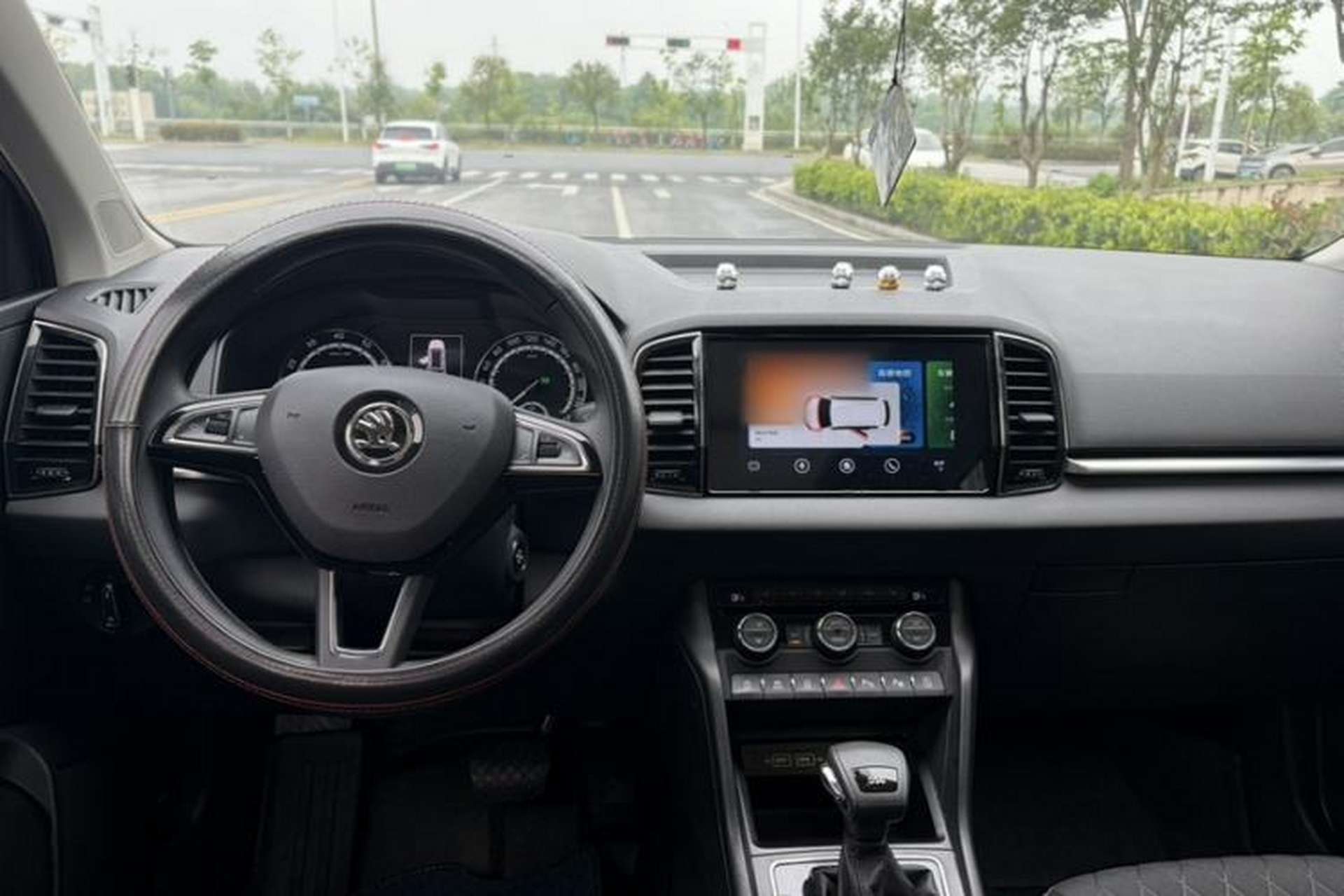 Used Skoda Karoq 2019 TSI280 Smart Drive Deluxe Edition China VI Standard Interior 1