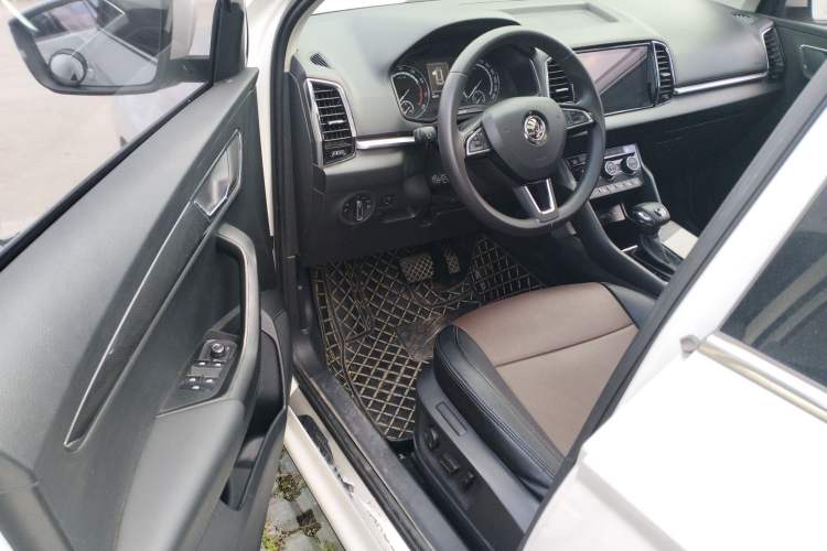 Used Skoda Karoq 2019 TSI280 SmartDrive Luxury Edition China VI standard Interior 3