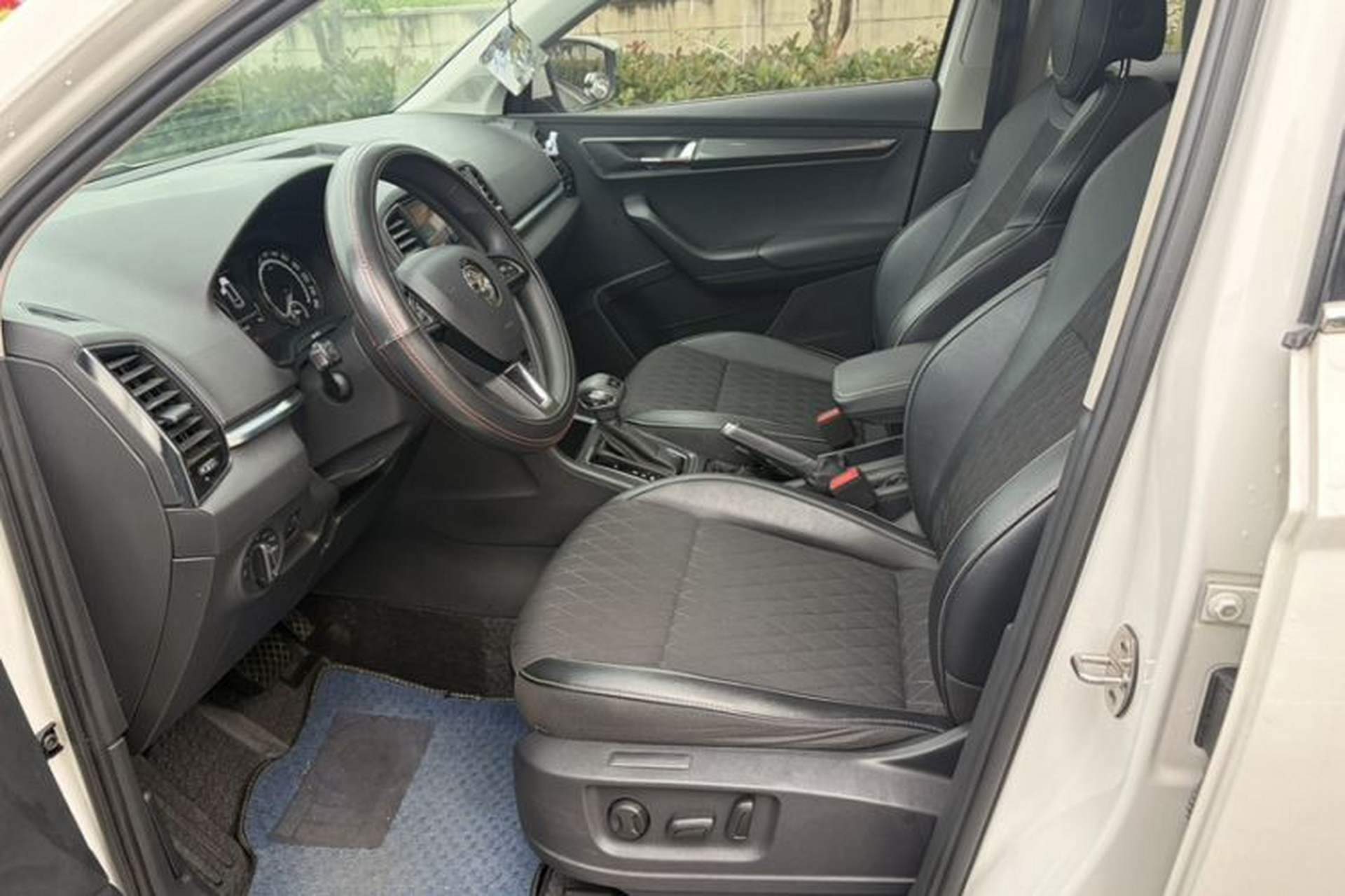 Used Skoda Karoq 2019 TSI280 Smart Drive Deluxe Edition China VI Standard Interior 3